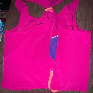 Guess Medium women’s summer top